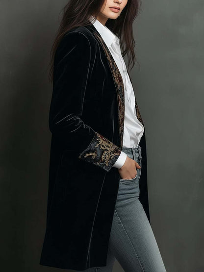 Léontine | Blazer nero aderente con elegante stampa barocca