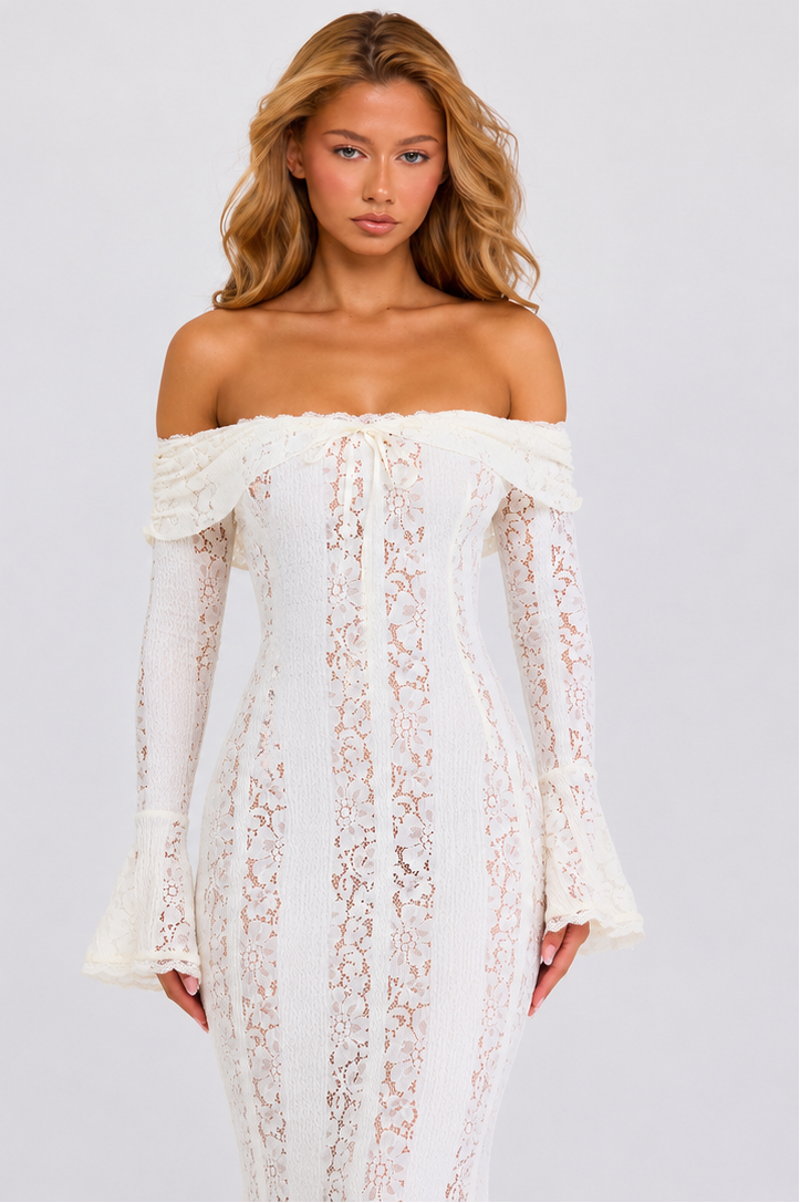 Maxi abito etereo in pizzo
