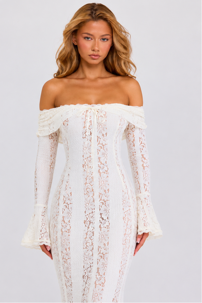 Maxi abito etereo in pizzo