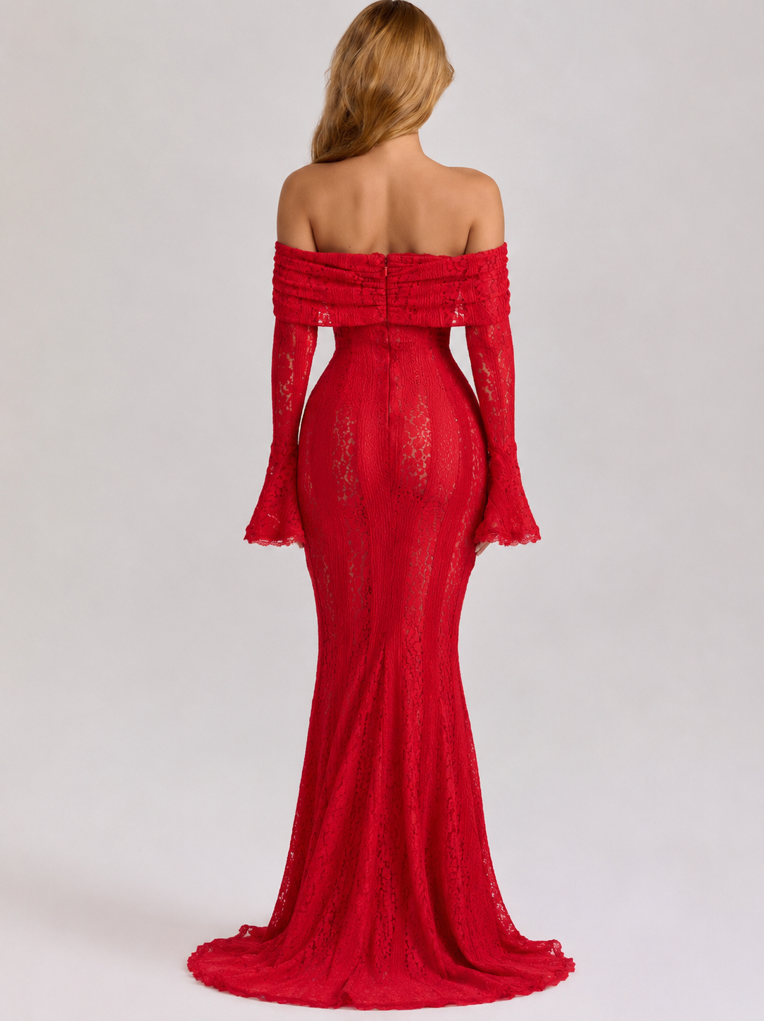Maxi abito etereo in pizzo