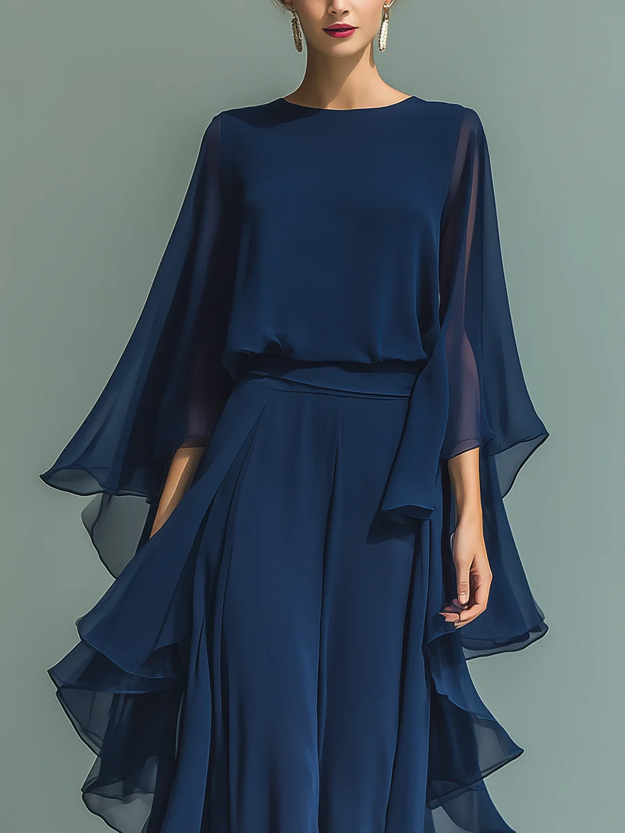 Completo in Chiffon Blu Marino con Top a Maniche Svasate e Pantaloni Dritti